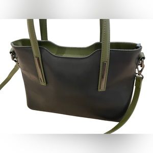 BORSE IN PELLE Genuine Leather Black & Green Vintage Italian Handbag.